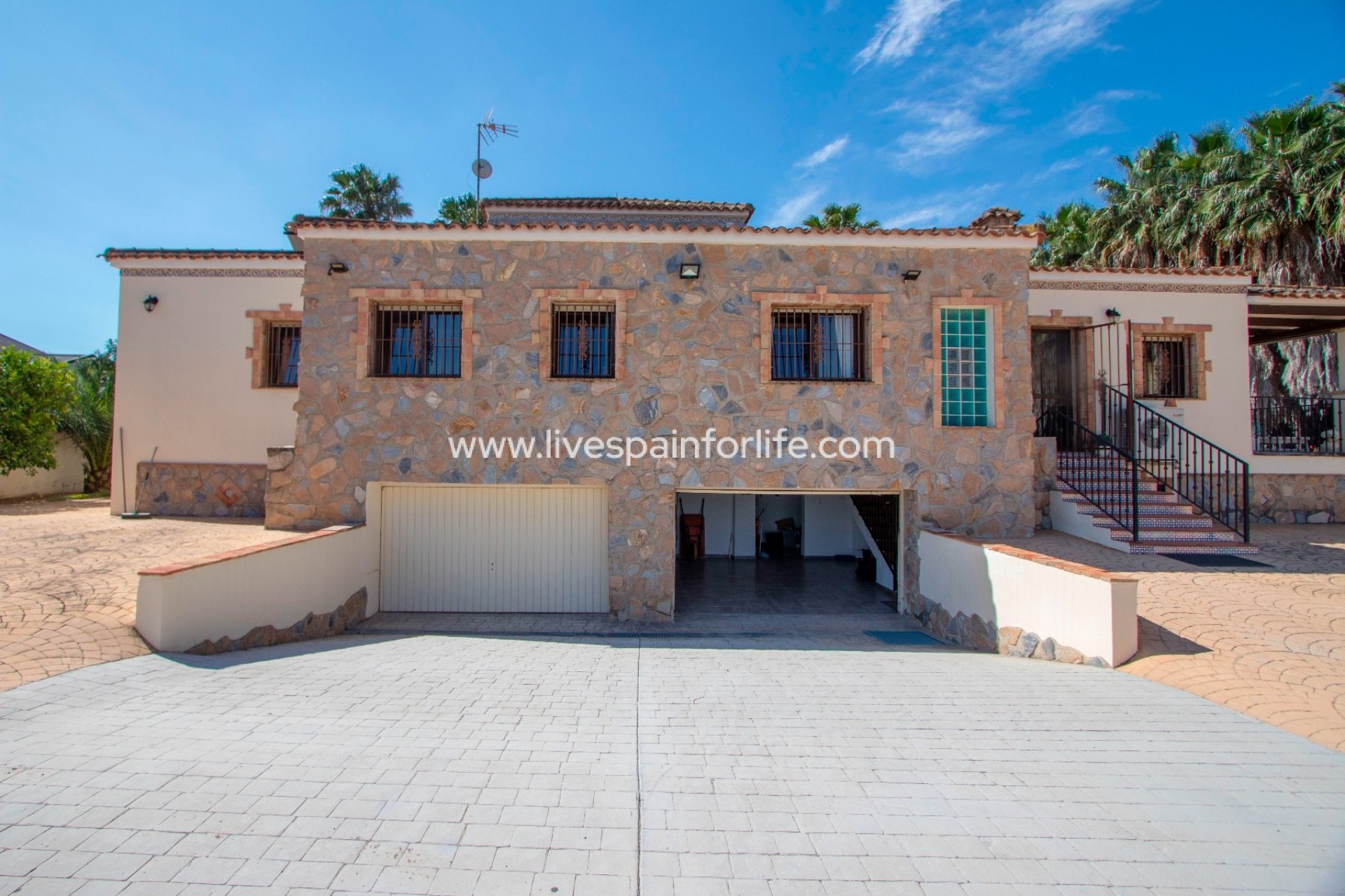 Revente - Maison de campagne -
Orihuela