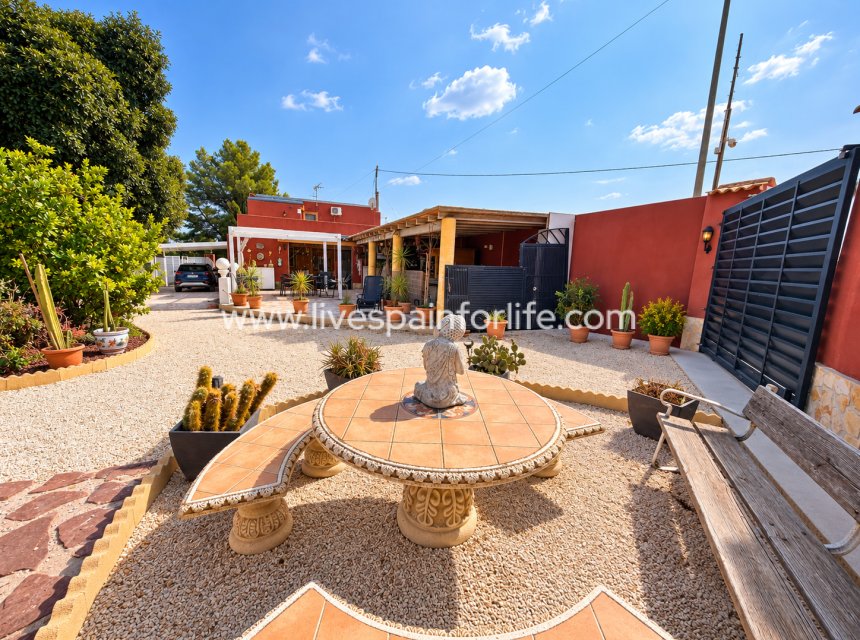 Revente - Maison de campagne -
Orihuela