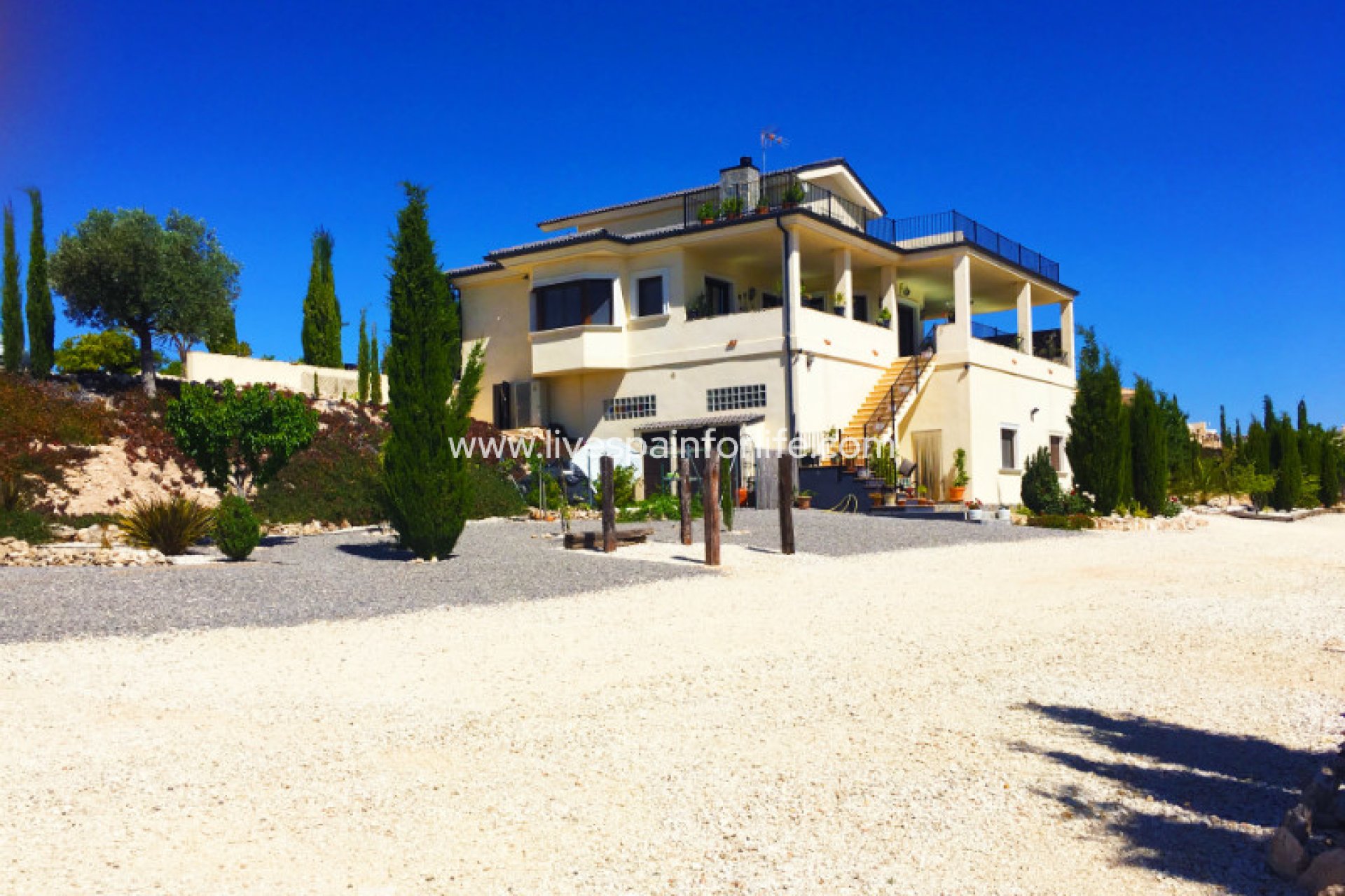 Revente - Maison de campagne -
Pinoso