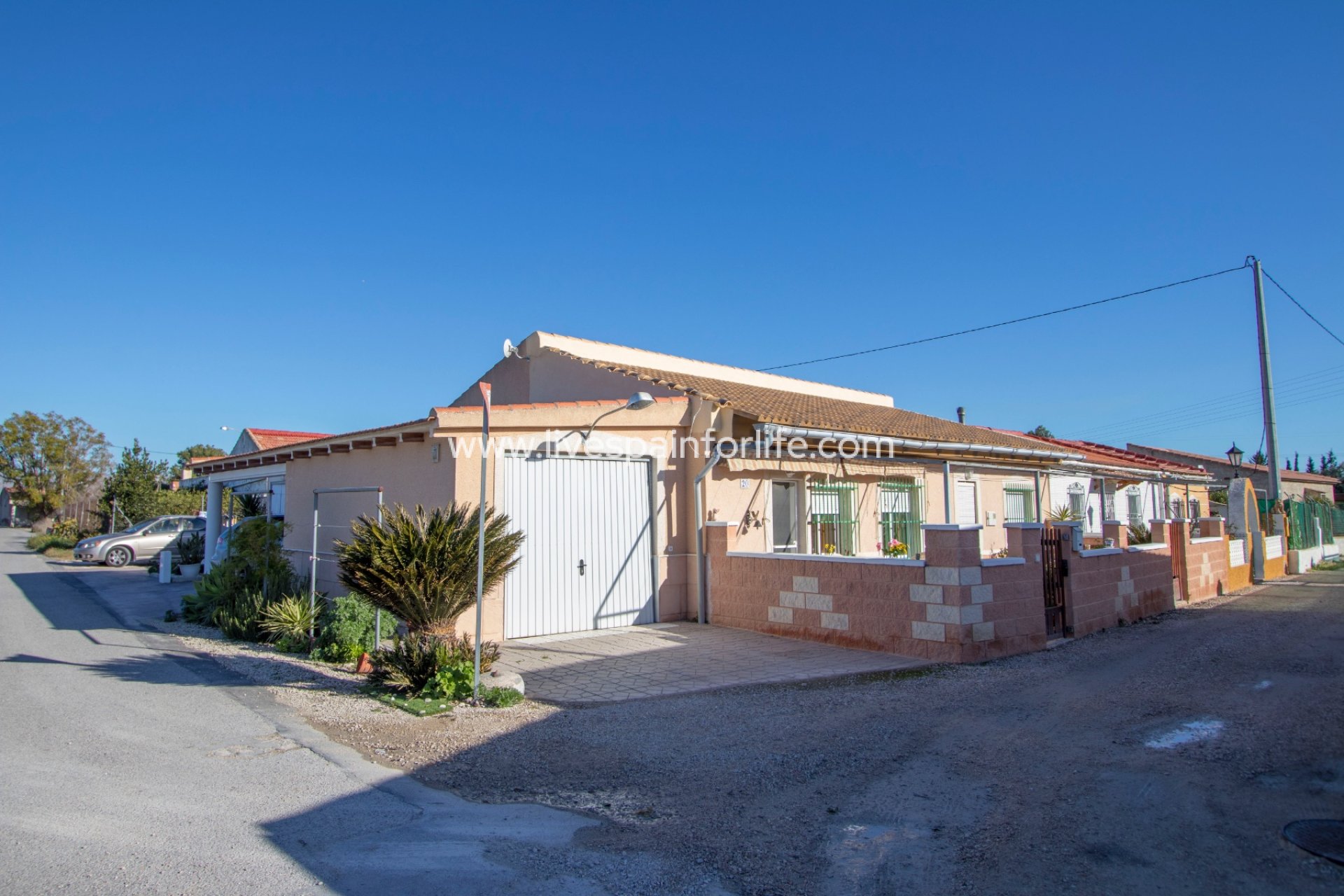 Revente - Maison de campagne -
Redovan