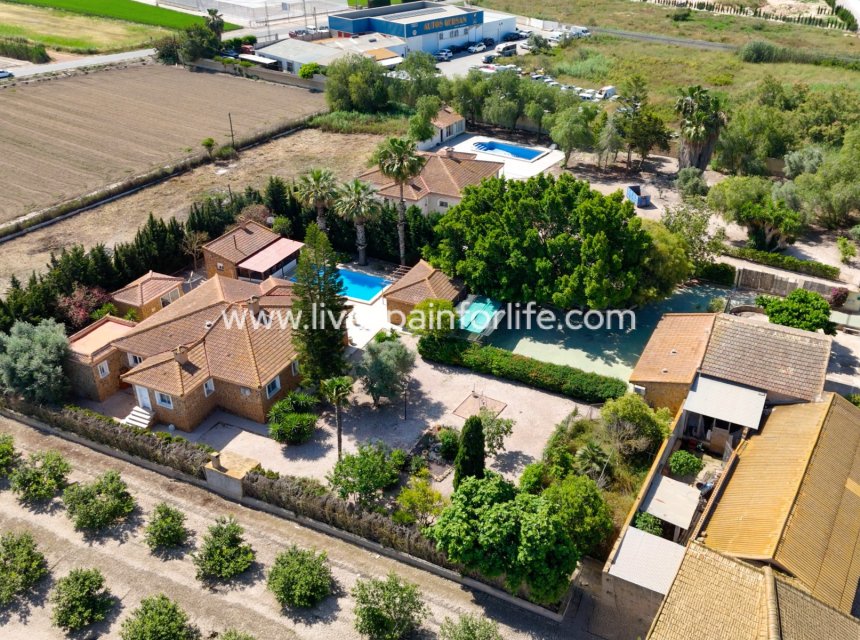 Revente - Maison de campagne -
Rojales