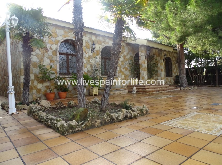 Revente - Maison de campagne -
Santa Pola