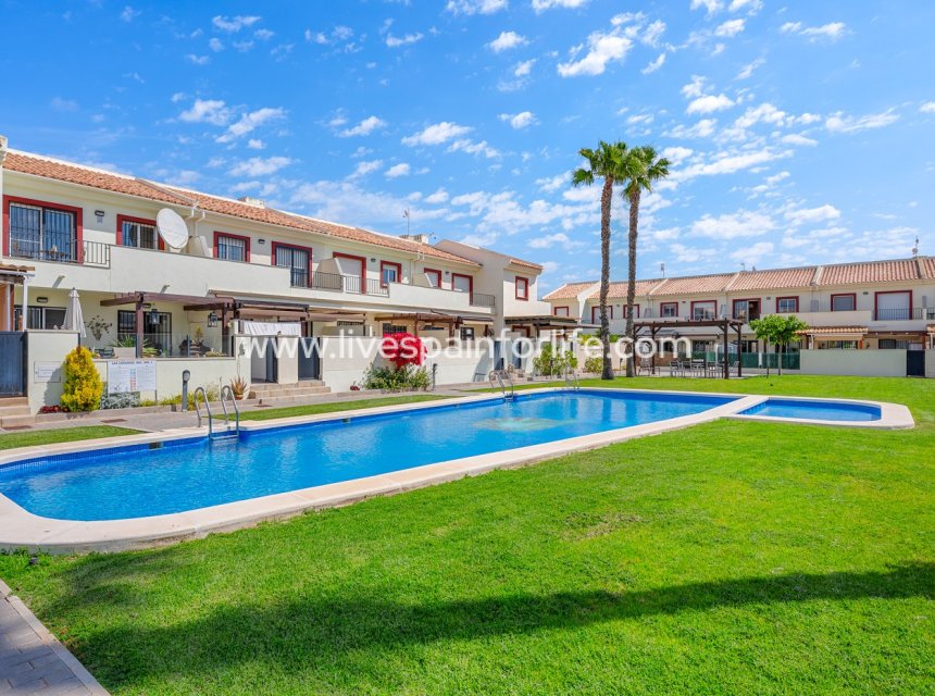 Revente - Maison de ville -
Ciudad Quesada