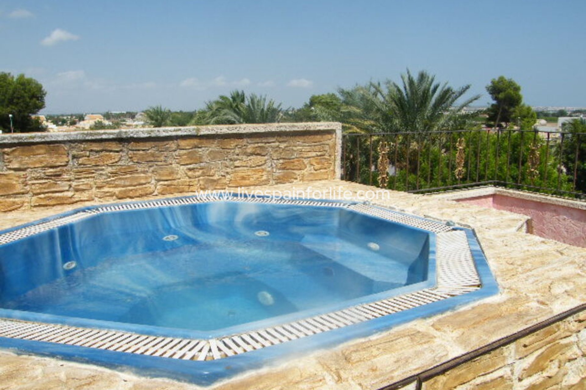 Revente - Maison de ville -
Daya Nueva