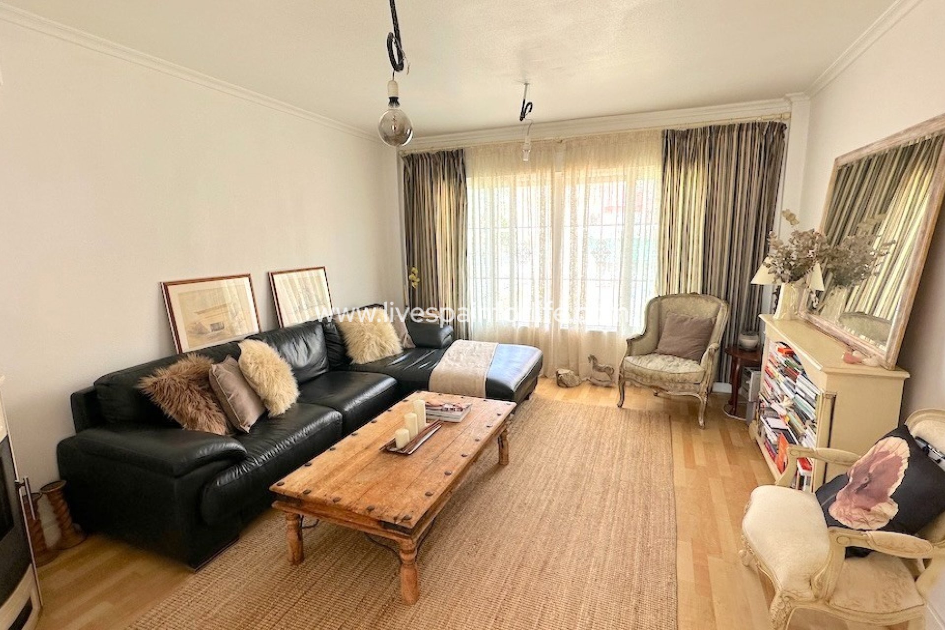 Revente - Maison de ville -
Hondon De Los Frailes