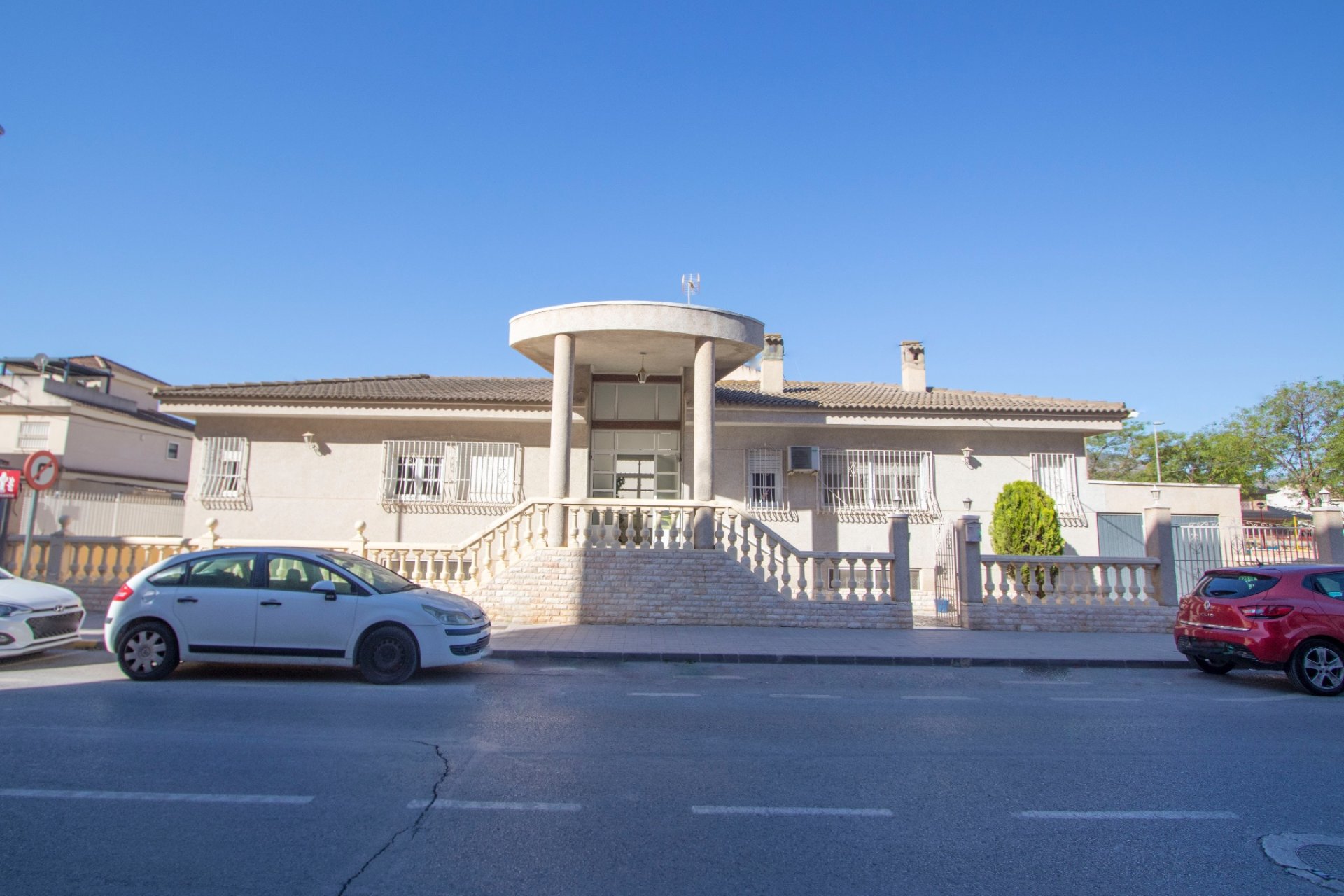 Revente - Maison de ville -
Redovan