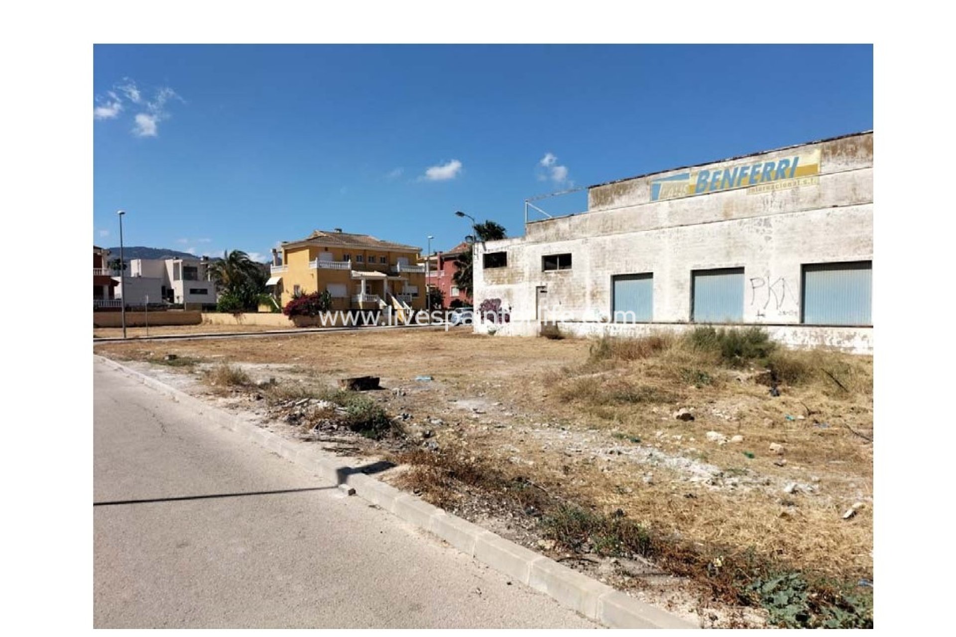 Revente - Plot of Land -
Alicante