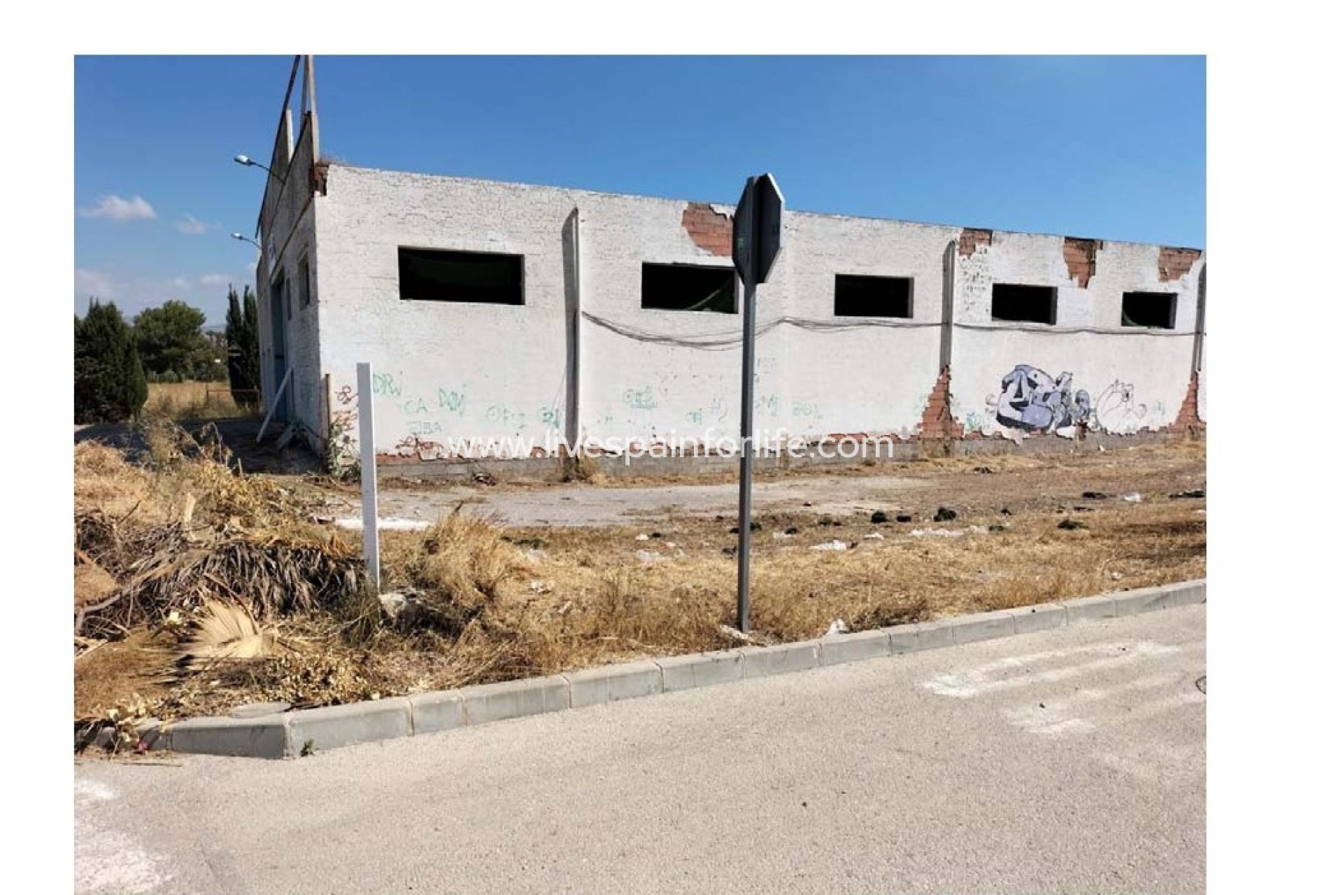 Revente - Plot of Land -
Alicante