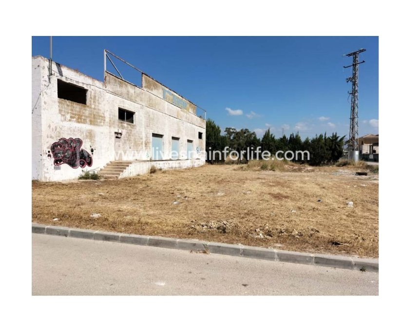 Revente - Plot of Land -
Alicante
