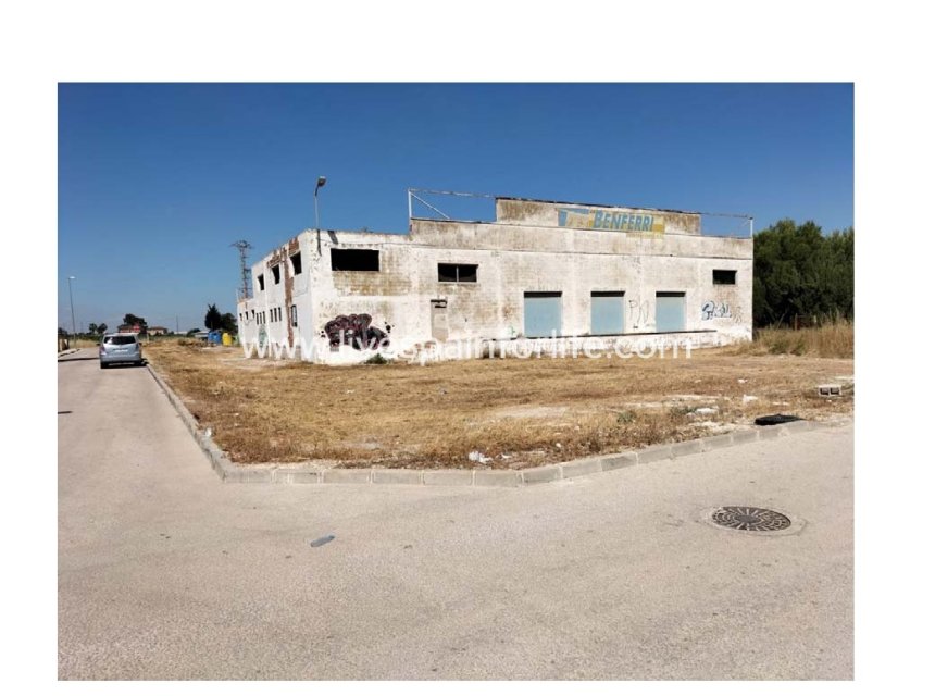 Revente - Plot of Land -
Alicante