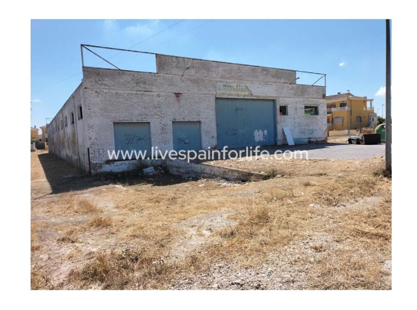 Revente - Plot of Land -
Alicante