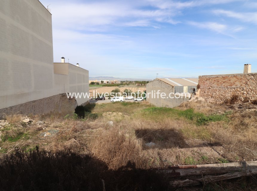 Revente - Plot of Land -
Benijofar