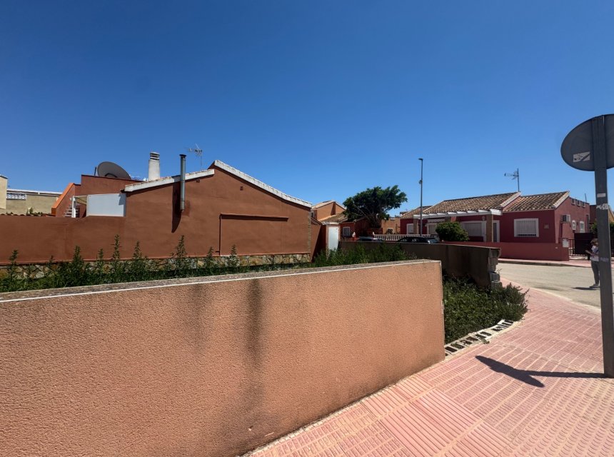 Revente - Plot of Land -
Daya Nueva