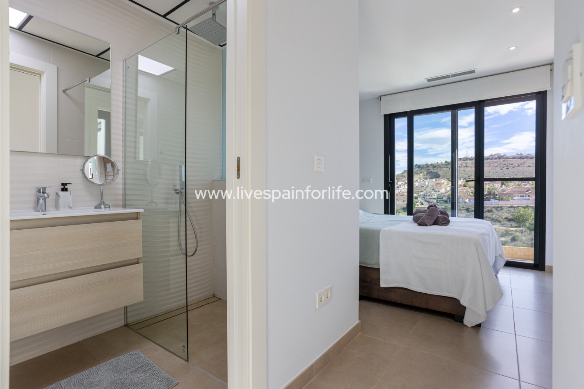 Revente - Semi-detached house -
Benijofar