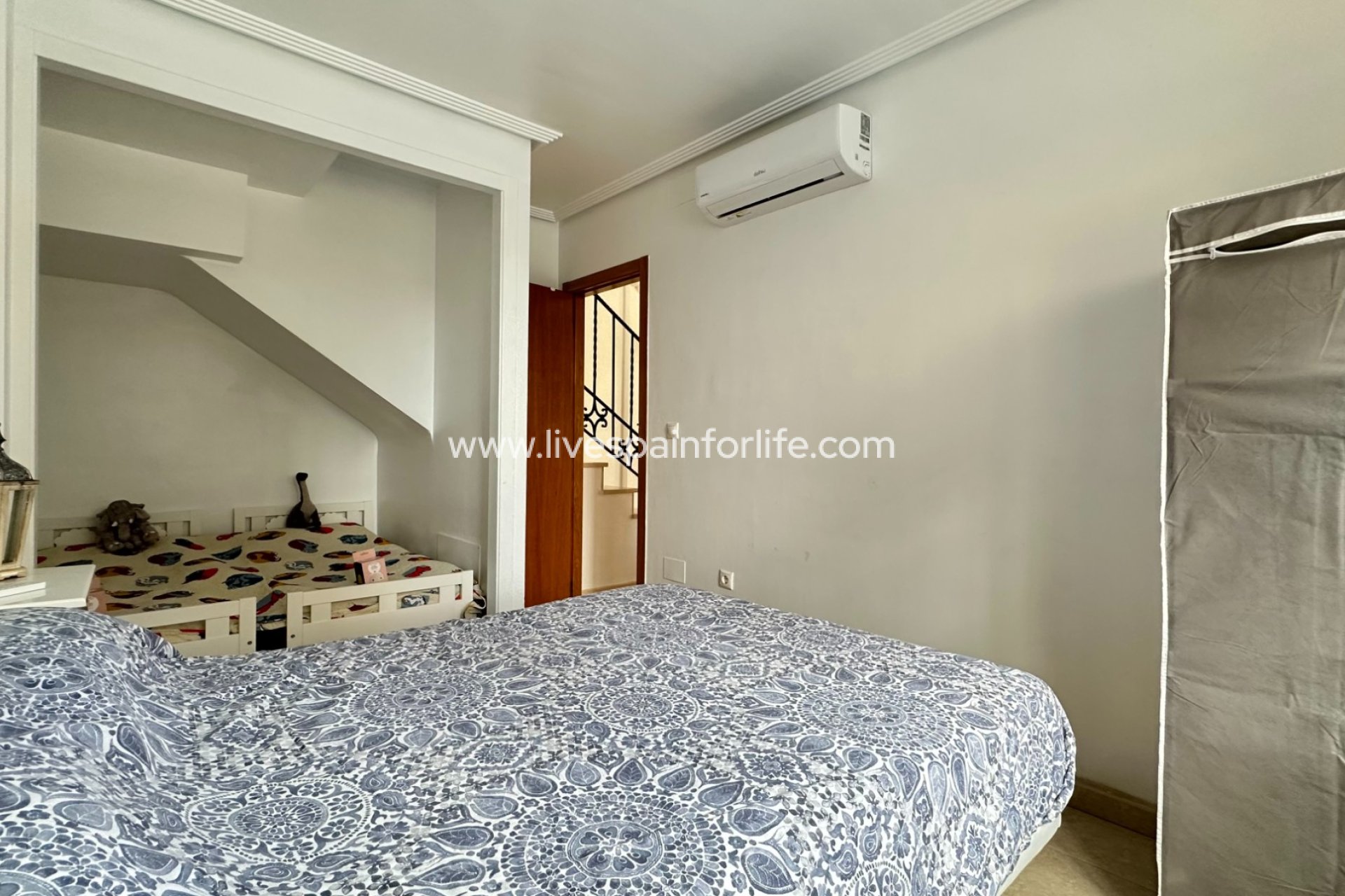 Revente - Semi-detached house / Quad -
Los Montesinos - La Herrada