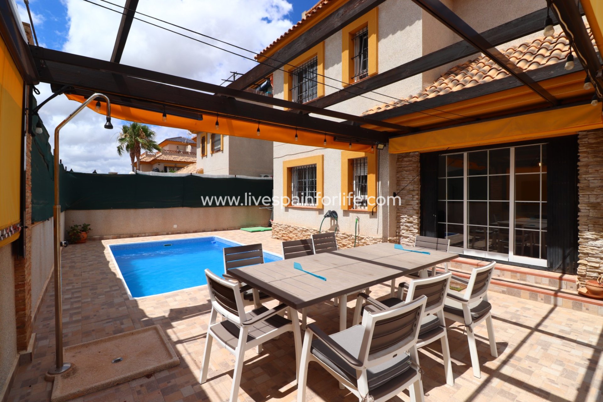 Revente - Semi-detached house / Quad -
Los Montesinos - La Herrada