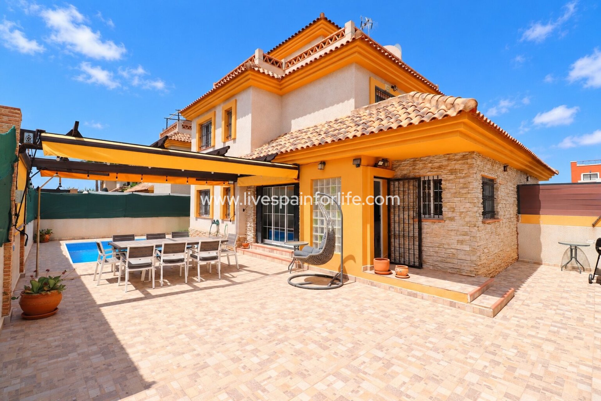 Revente - Semi-detached house / Quad -
Los Montesinos - La Herrada