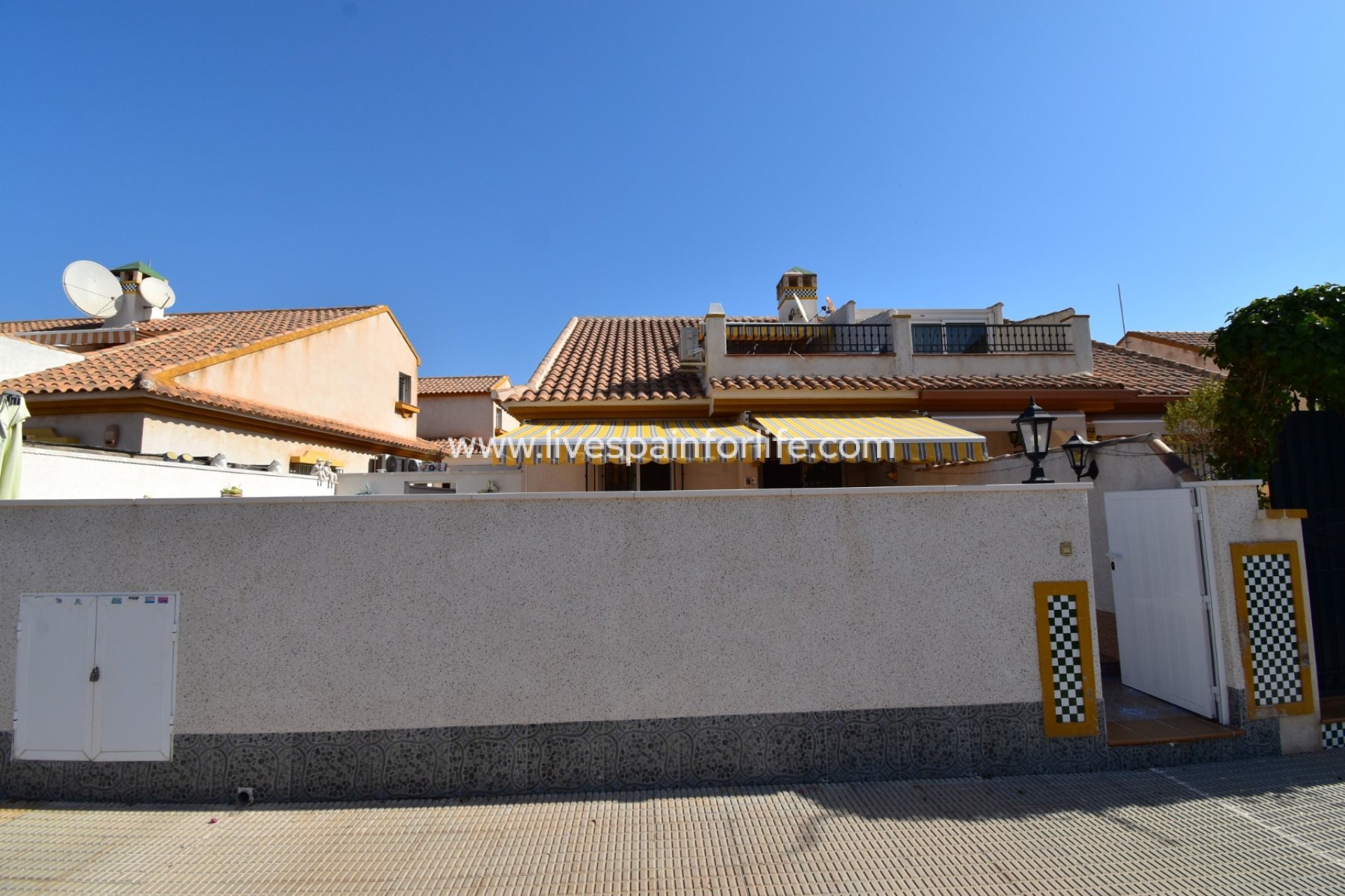 Revente - Semi-detached house / Quad -
Orihuela Costa - La Zenia