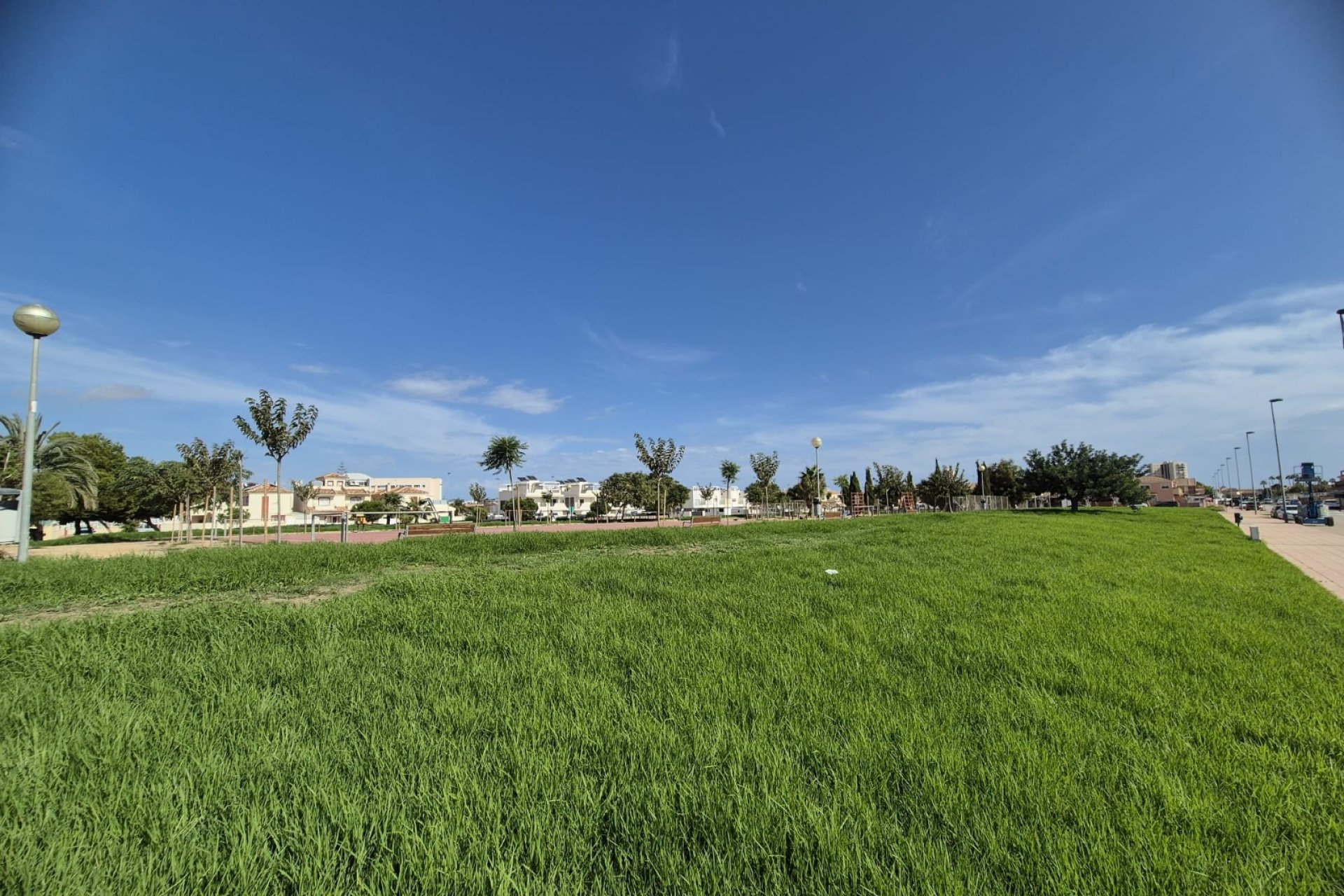 Revente - Semi-detached house / Quad -
Santiago de La Ribera - Santiago de La Ribera - Town