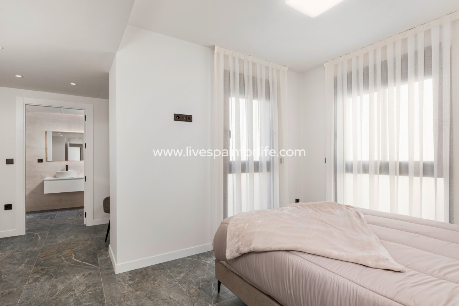 Revente - Semi-detached house / Quad -
Torre de la Horadada - La Torre De La Horadada