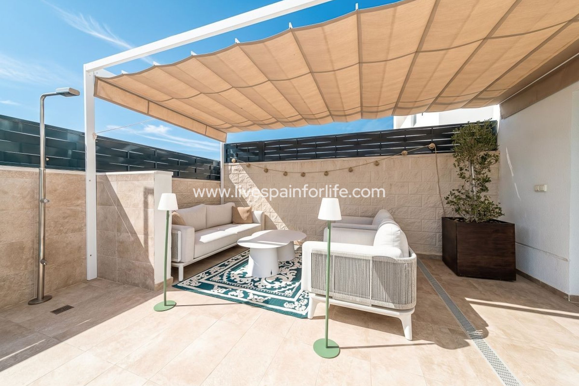 Revente - Villa (indépendant) -
Alicante