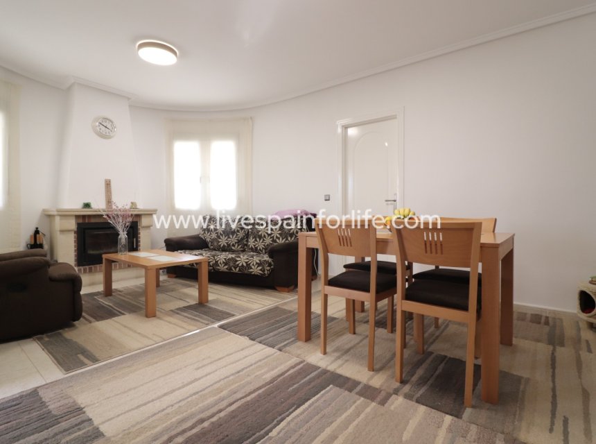 Revente - Villa (indépendant) -
Benijofar - Monte Azul