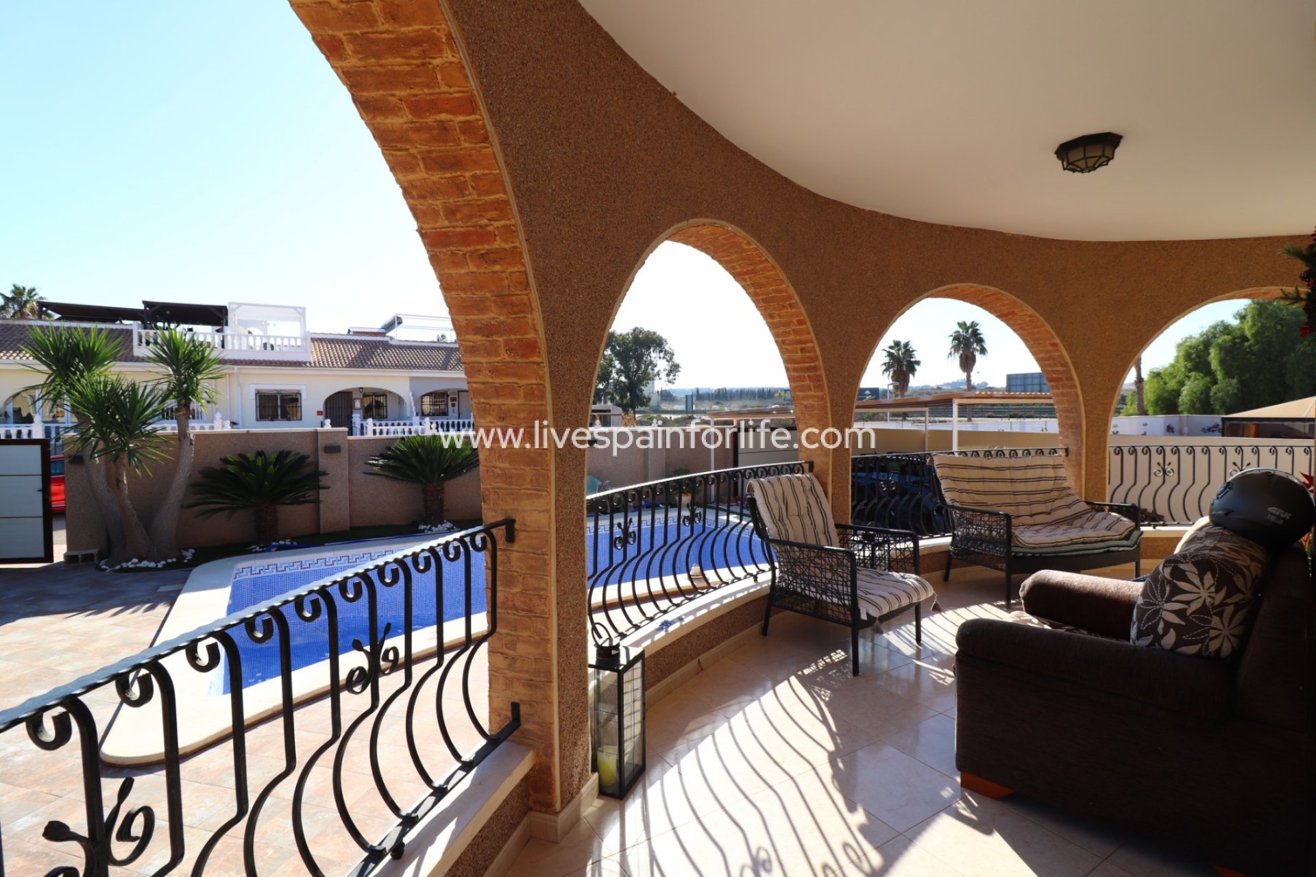 Revente - Villa (indépendant) -
Benijofar - Monte Azul