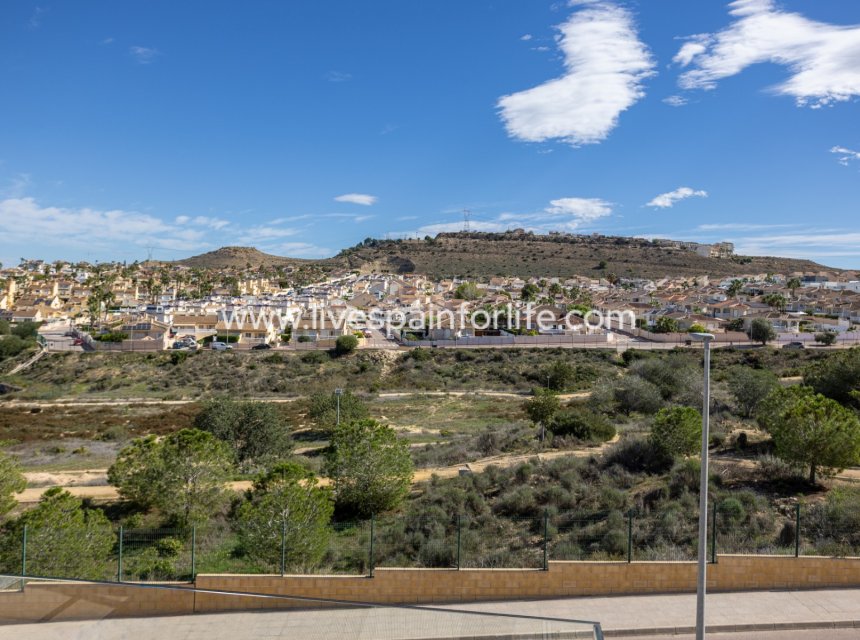 Revente - Villa (indépendant) -
Benijofar