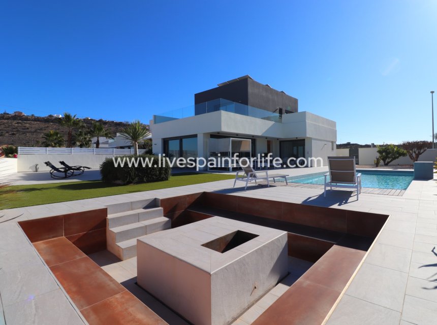 Revente - Villa (indépendant) -
Benimar - Benimar III