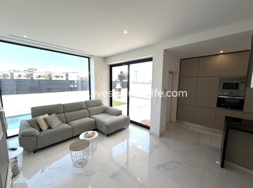 Revente - Villa (indépendant) -
Ciudad Quesada - La Laguna