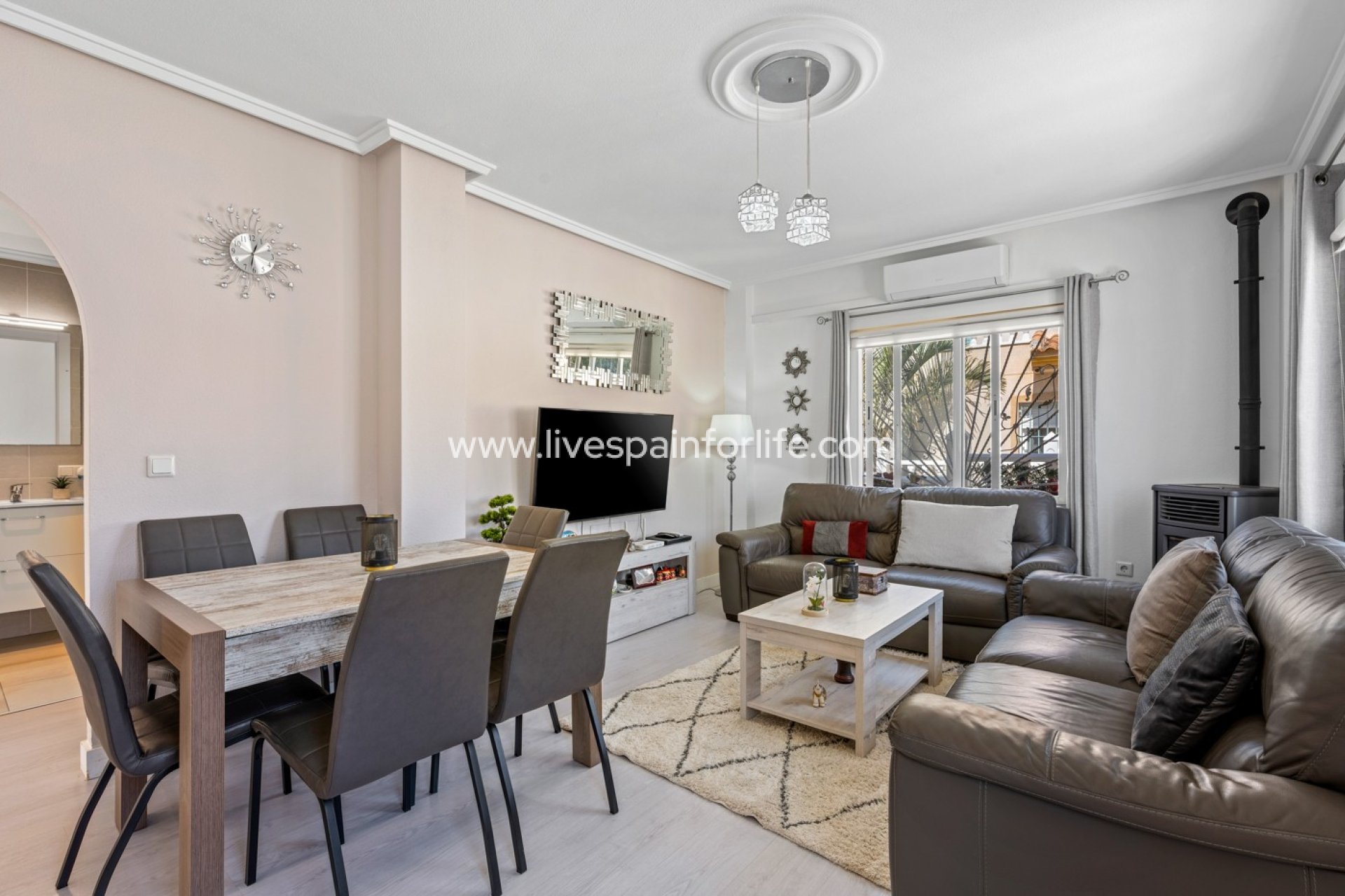 Revente - Villa (indépendant) -
Ciudad Quesada