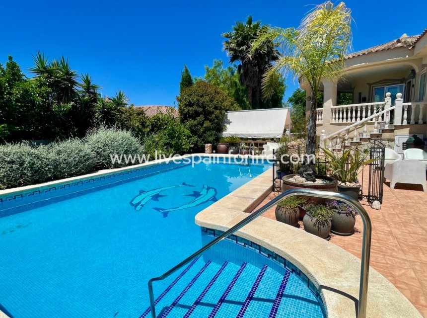 Revente - Villa (indépendant) -
Hondon De Las Nieves