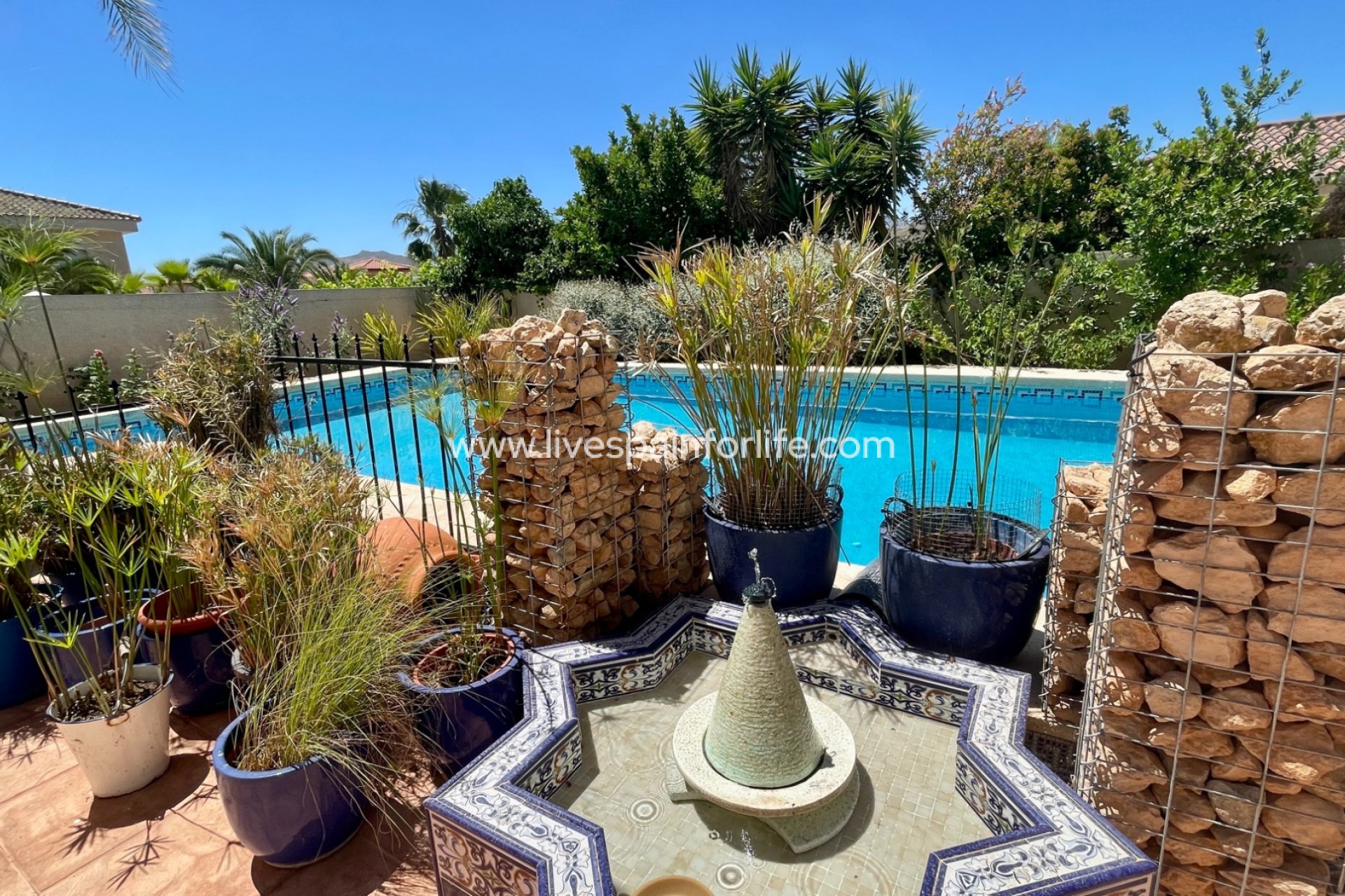 Revente - Villa (indépendant) -
Hondon De Las Nieves