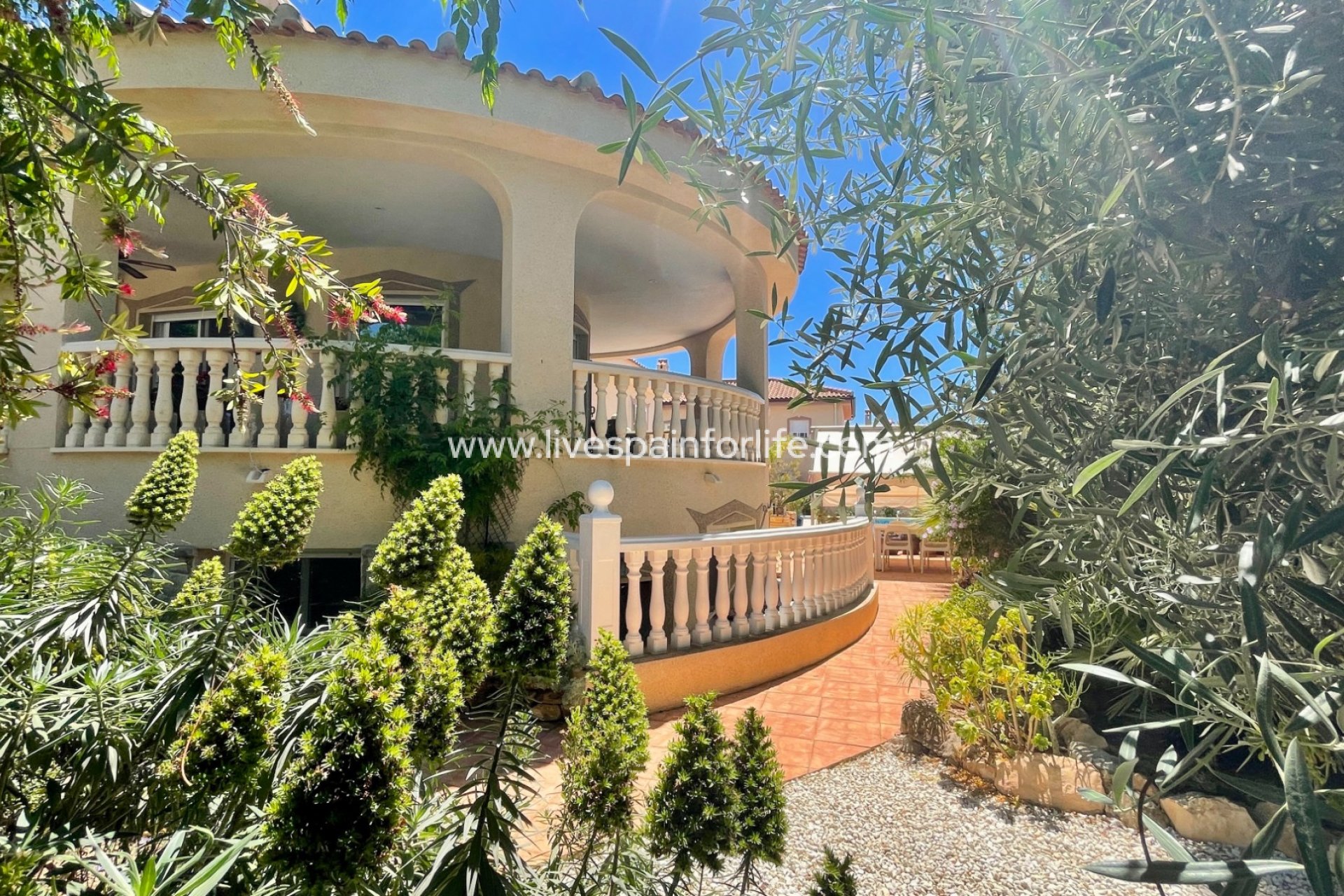 Revente - Villa (indépendant) -
Hondon De Las Nieves