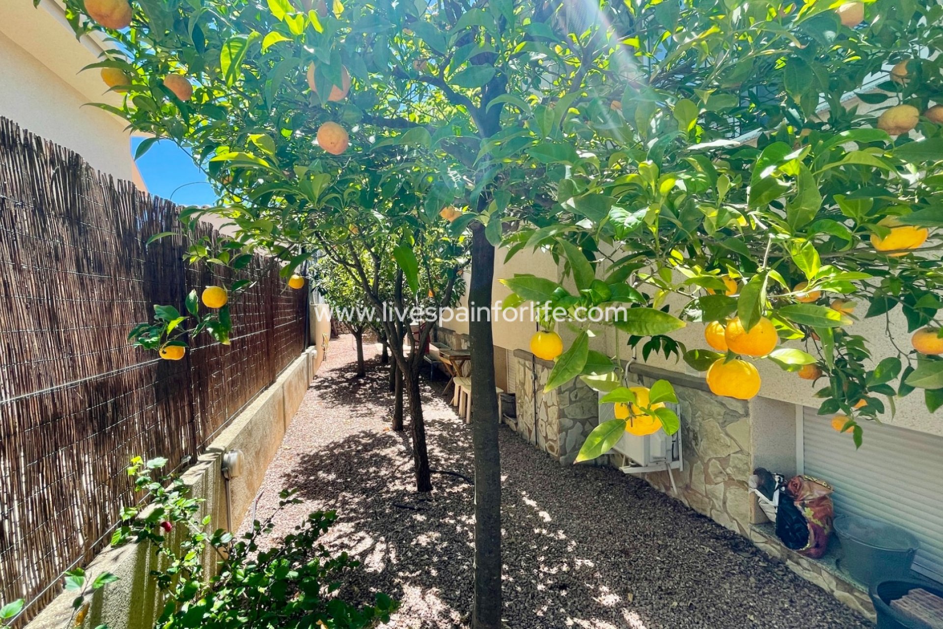 Revente - Villa (indépendant) -
Hondon De Las Nieves