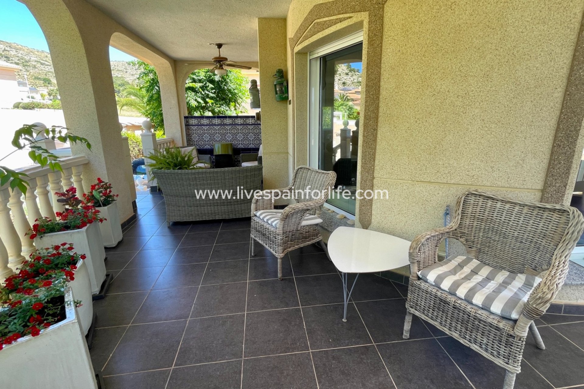 Revente - Villa (indépendant) -
Hondon De Las Nieves