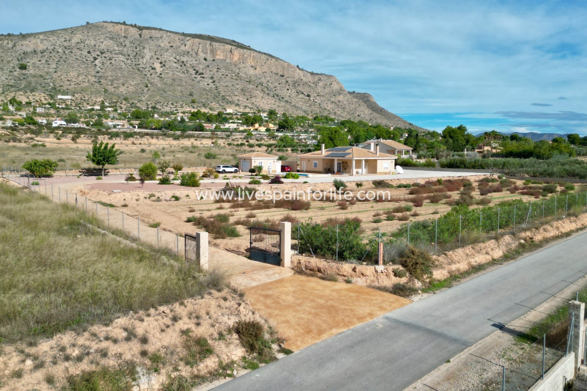 Revente - Villa (indépendant) -
Hondon De Las Nieves