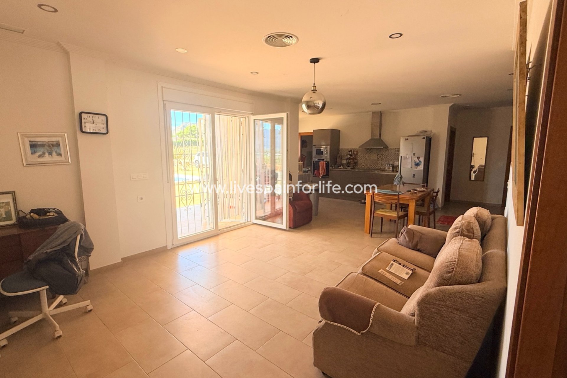 Revente - Villa (indépendant) -
Hondon De Las Nieves