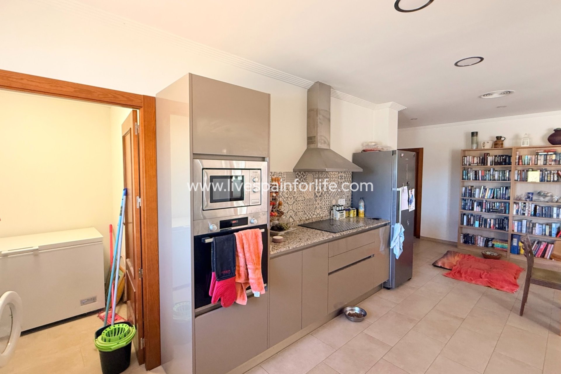 Revente - Villa (indépendant) -
Hondon De Las Nieves