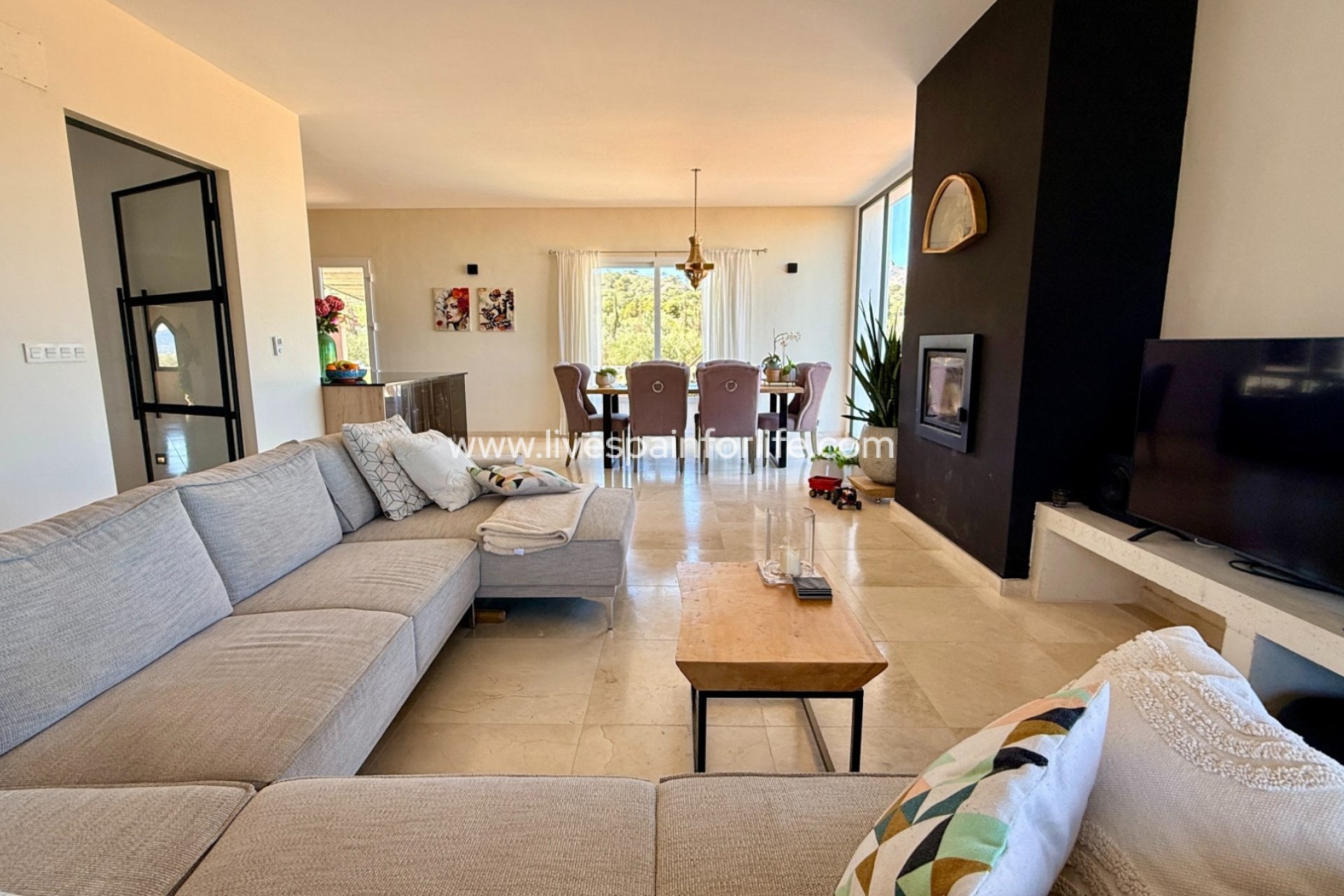 Revente - Villa (indépendant) -
Hondon De Las Nieves