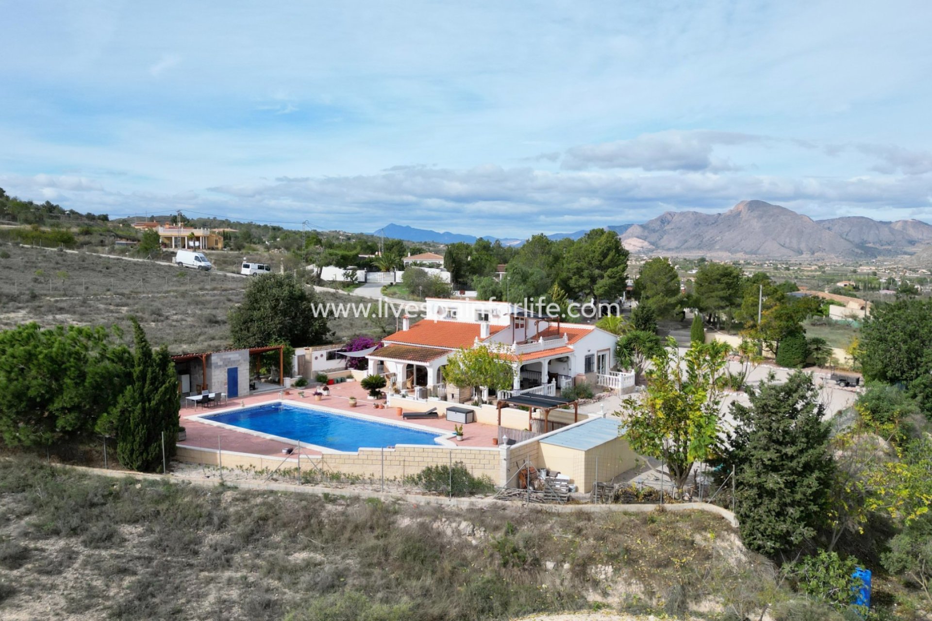 Revente - Villa (indépendant) -
Hondon De Los Frailes