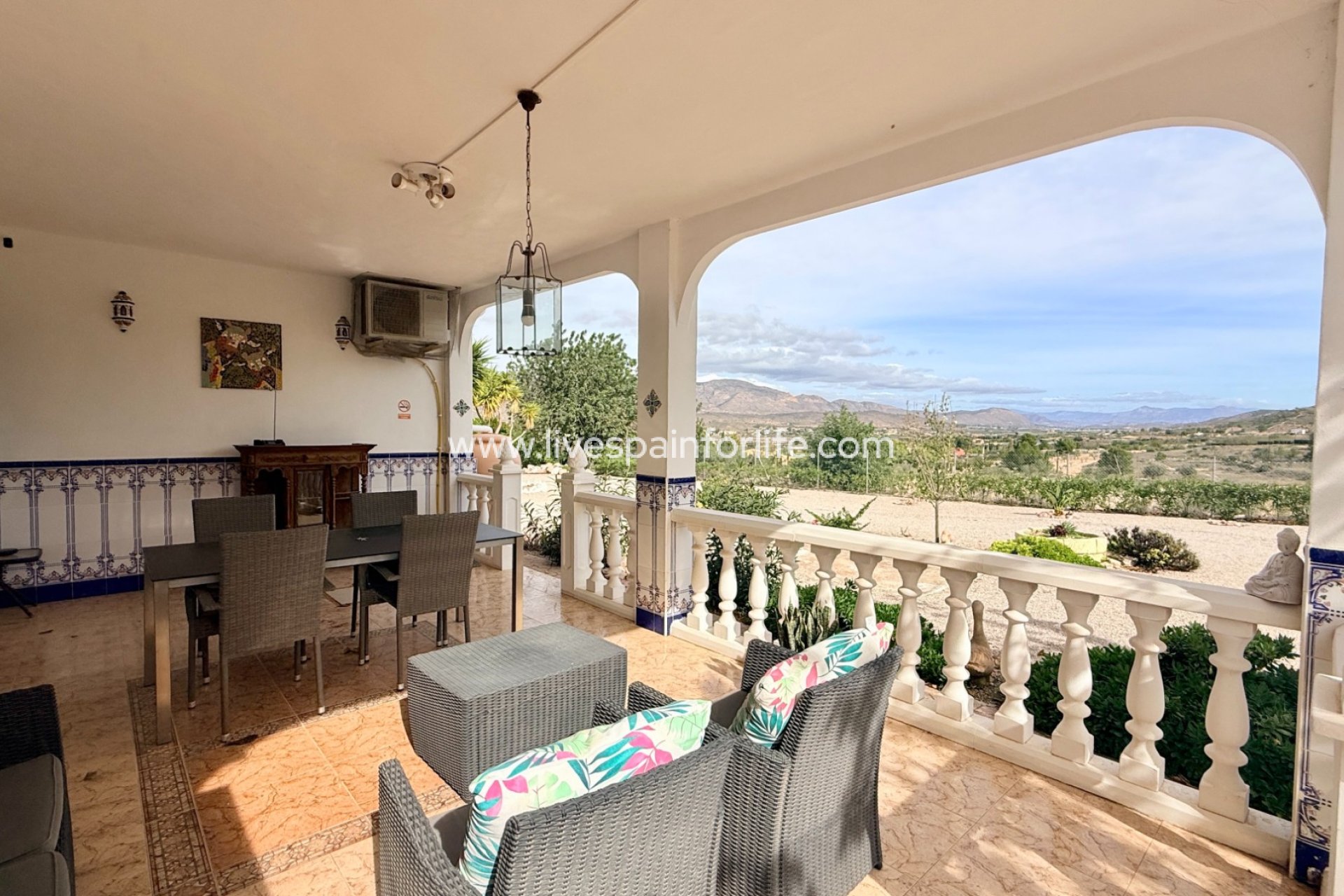 Revente - Villa (indépendant) -
Hondon De Los Frailes