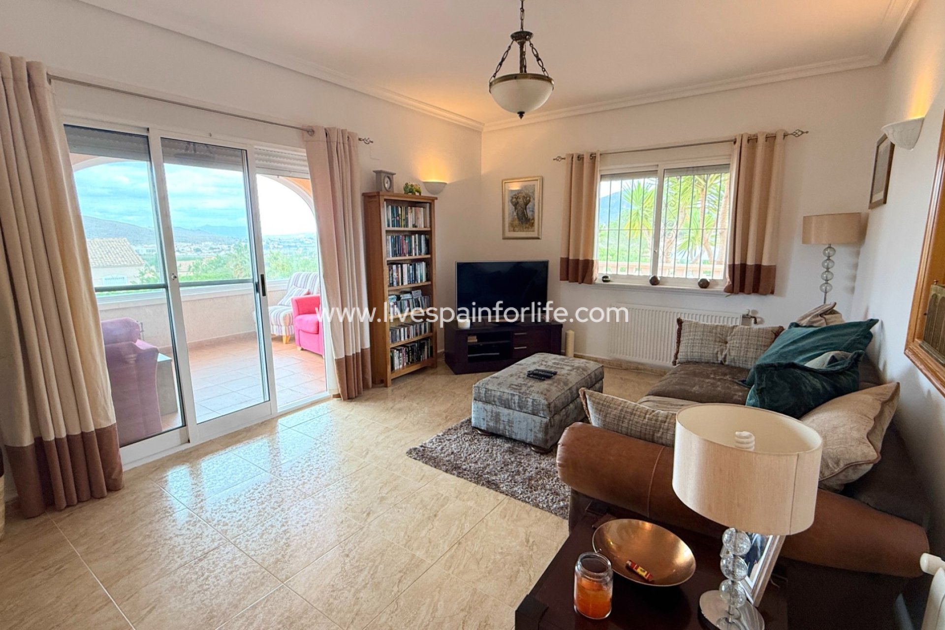 Revente - Villa (indépendant) -
Hondon De Los Frailes