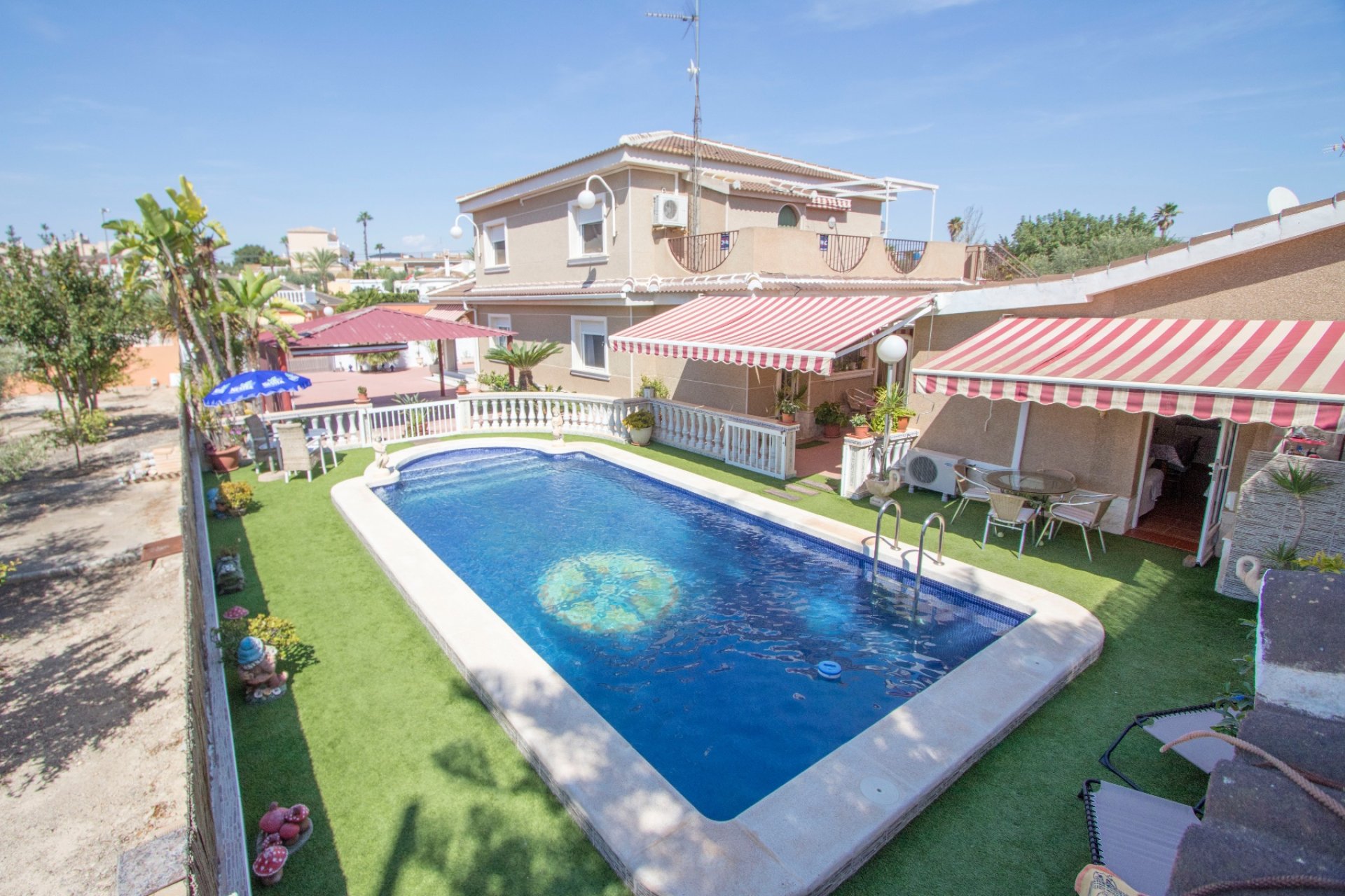 Revente - Villa (indépendant) -
La Marina