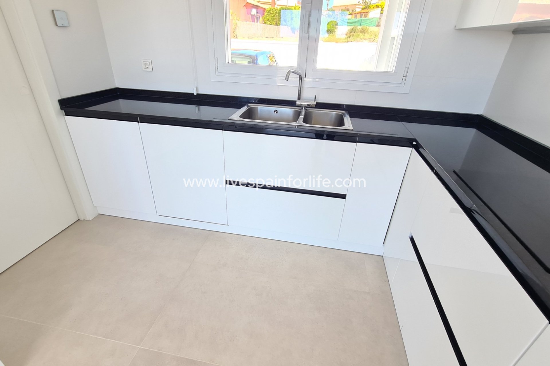 Revente - Villa (indépendant) -
La Marina