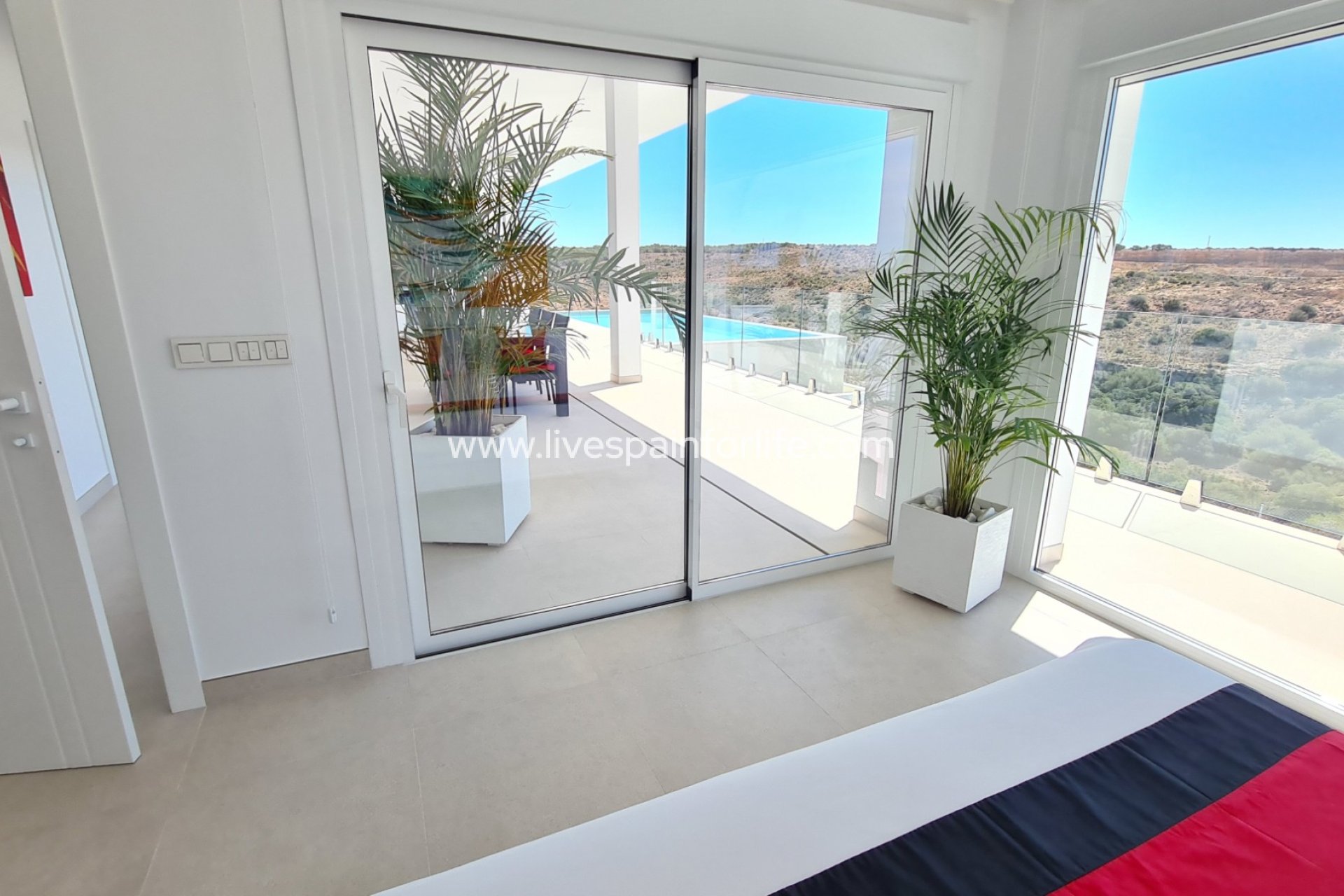 Revente - Villa (indépendant) -
La Marina