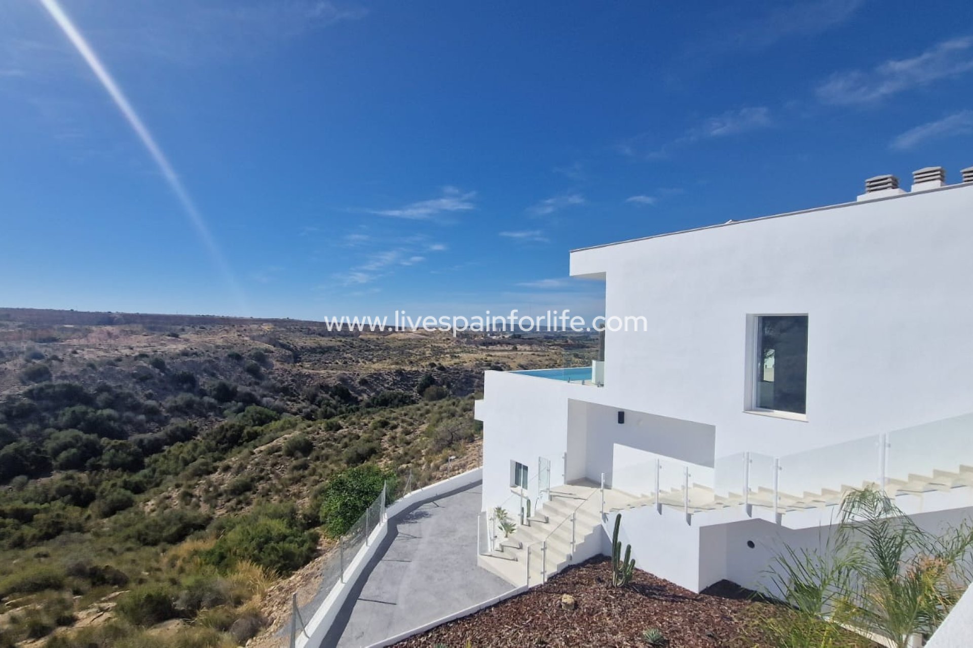 Revente - Villa (indépendant) -
La Marina