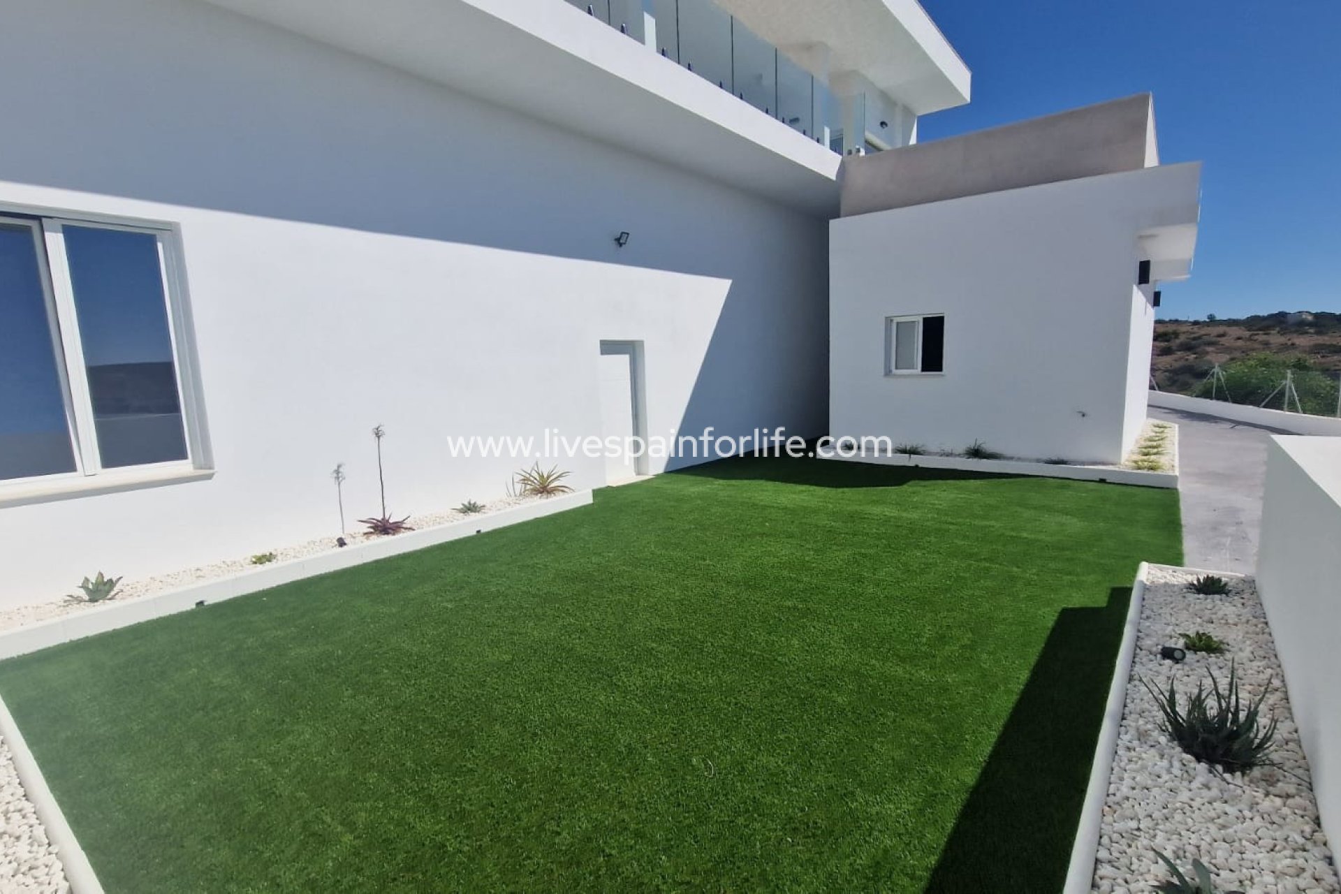 Revente - Villa (indépendant) -
La Marina