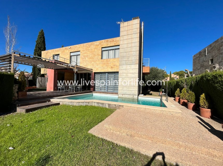 Revente - Villa (indépendant) -
Orihuela Costa - Dehesa de Campoamor