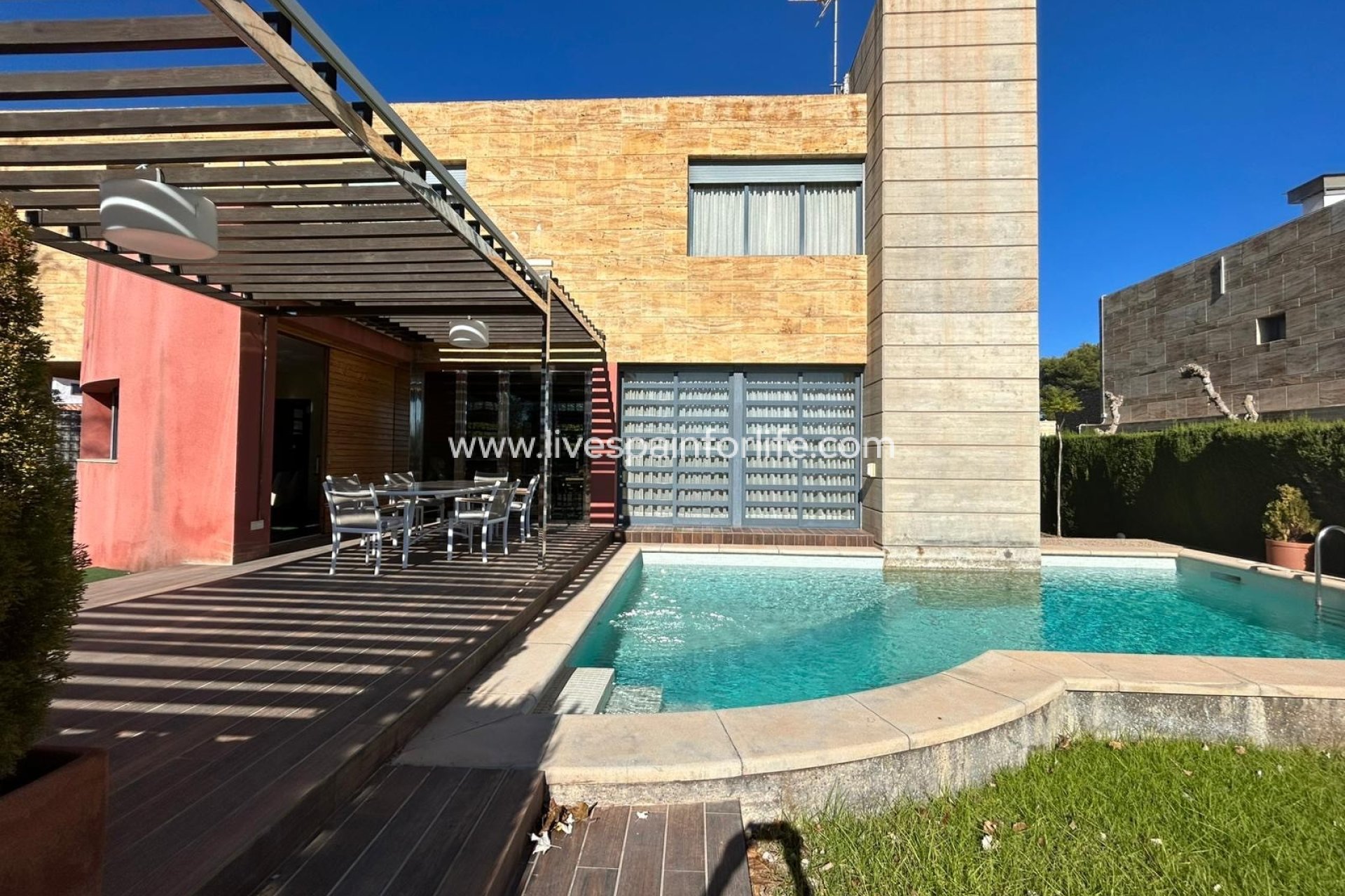 Revente - Villa (indépendant) -
Orihuela Costa - Dehesa de Campoamor